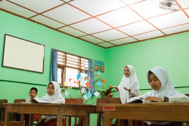 one of the students is presenting in class