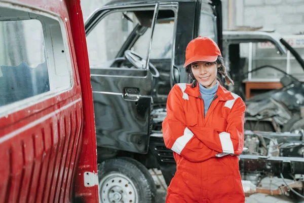 Portrait of a young woman working as technician — Stock Photo, Image