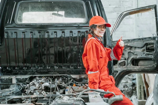 Portrait of a young woman working as technician — Stock Photo, Image