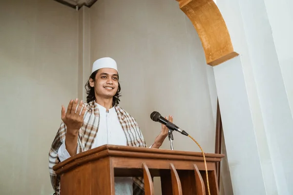 Retrato del predicador musulmán —  Fotos de Stock