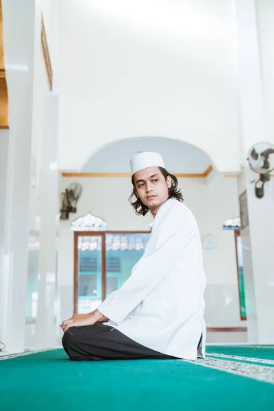 Mann Muslim beim Gebet — Stockfoto