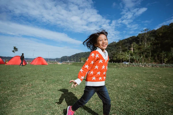 Menina gostou de jogar — Fotografia de Stock