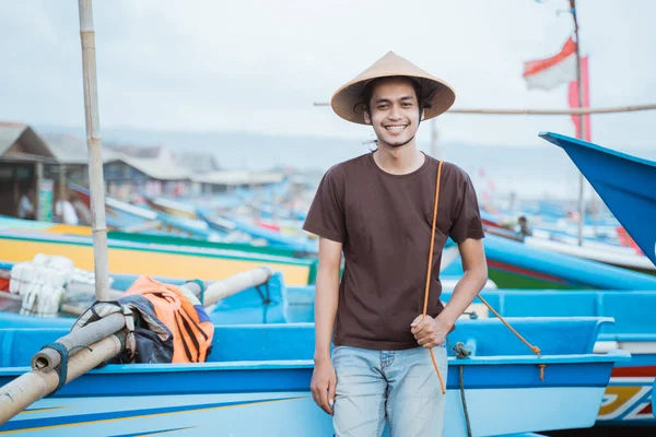 Porträtt av en ung manlig fiskare — Stockfoto