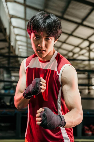 Muscular esportes cara boxe treino — Fotografia de Stock