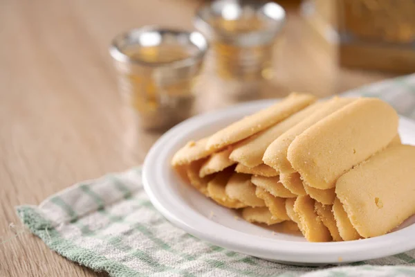 이것은 설탕이나 설탕을 넣은 비스킷이다. islamic cookies biscuit for eid mubarak — 스톡 사진