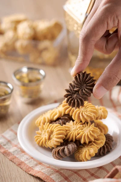 Kue Sagu Keju, Kue Tambang ve Kue Semprit. Lebaran Idul Fitri bayramı için kurabiye. — Stok fotoğraf