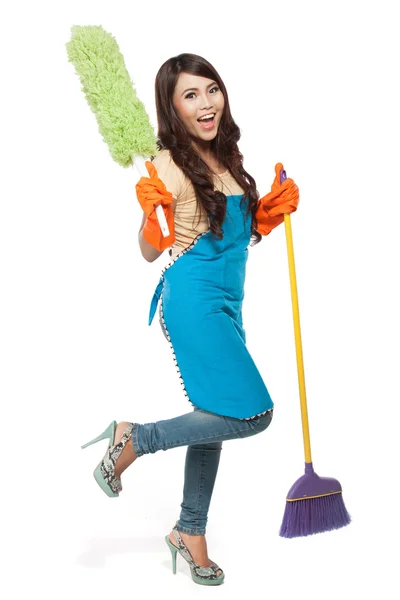 Gelukkig vrouwen enthousiast tijdens het reinigen — Stockfoto