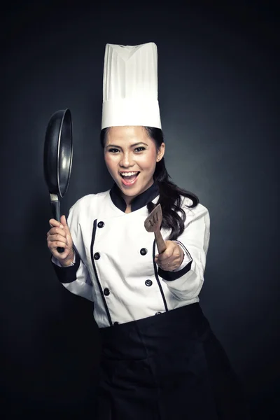 Heyecanlı kadın Şef veya baker pişirmeye hazır — Stok fotoğraf