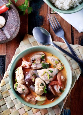 Tay tom yam çorbası