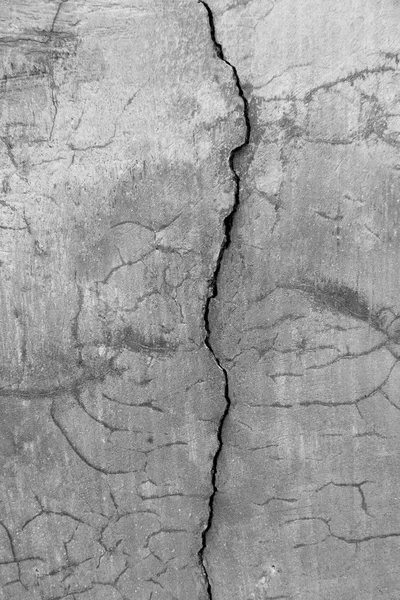 Knäckt betongvägg — Stockfoto