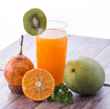 Passion fruit ve mango smoothies