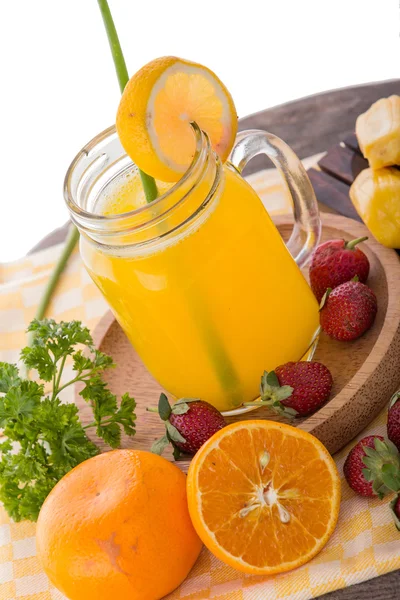 Batido de mistura de laranja, Jack Fruit e morango — Fotografia de Stock