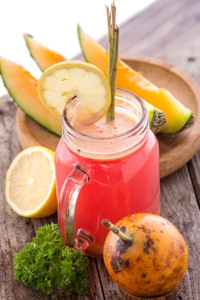 Meloen, Orange en Pomegrate smoothies — Stockfoto