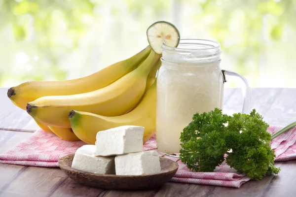 Tofu se encuentra con batidos de frutas —  Fotos de Stock