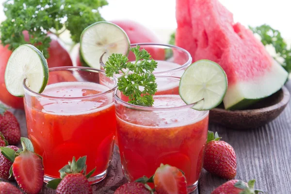 Semangka stroberi dan tomat Smoothie — Stok Foto