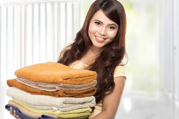 Woman doing laundry — Stock Photo, Image