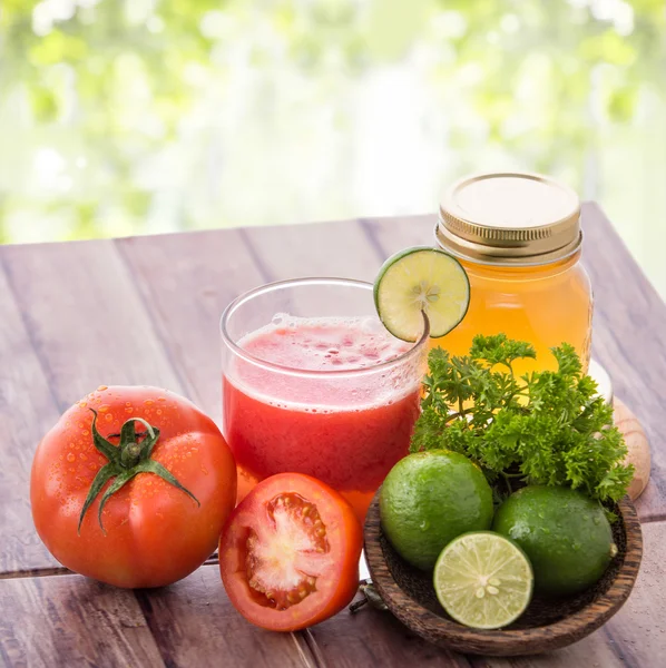 Tomat och Lime juice — Stockfoto