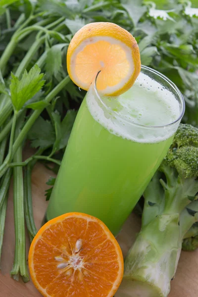 Broccoli and celery mix juice — Stock Photo, Image