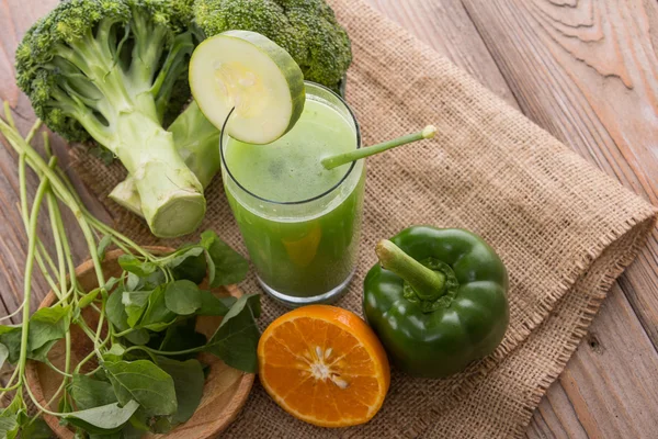 Green vegetables mix juice — Stock Photo, Image