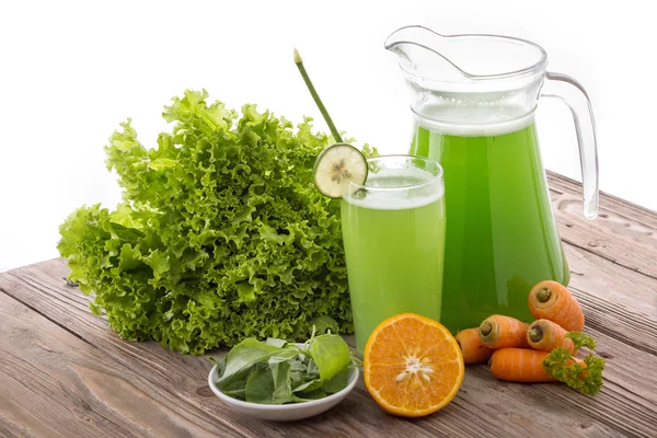 Zanahoria, Lettusa y espinacas mezclan jugo — Foto de Stock