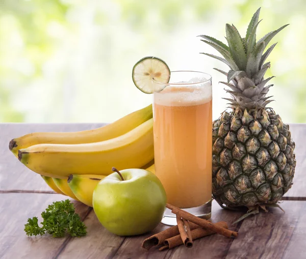 Apple, Banana, and Pineapple smoothies — Stock Photo, Image