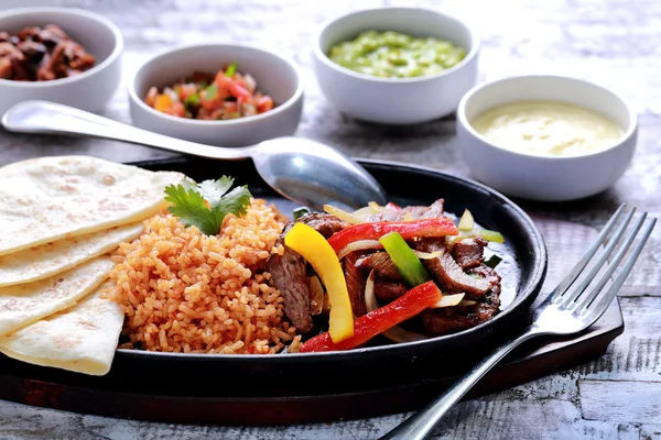 Carne mexicana fajitas — Fotografia de Stock