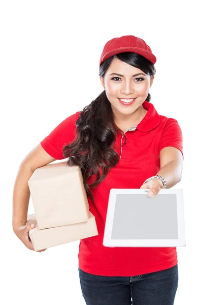 Mutlu adında paket için müşteri kadın teslimat hizmeti — Stok fotoğraf