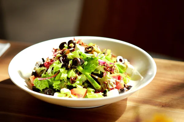 Healthy salad for lunch — Stock Photo, Image