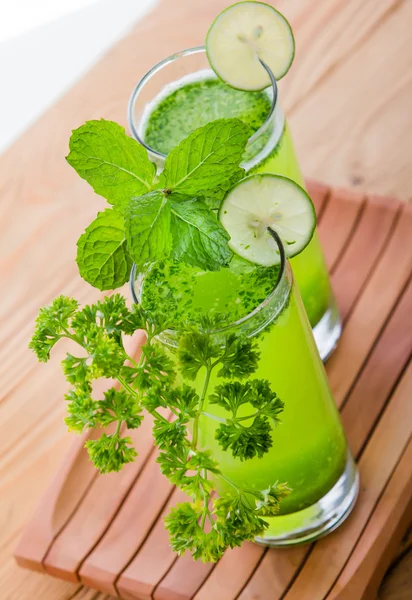 A glass of healthy fresh juice for refreshment — Stock Photo, Image