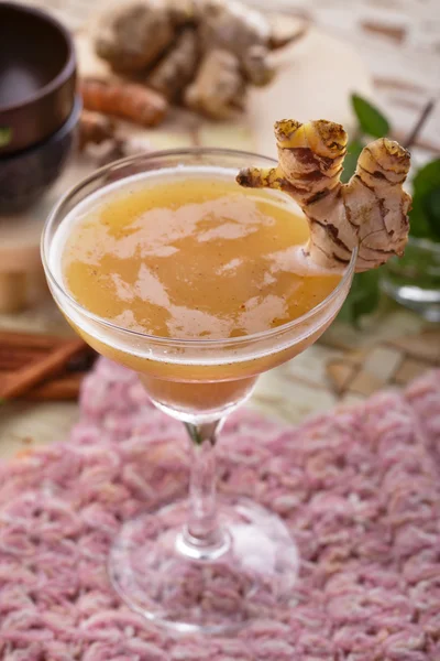 Indiase cocktail met gember — Stockfoto