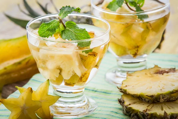 Mix Napary z ananasem i owoców star — Zdjęcie stockowe