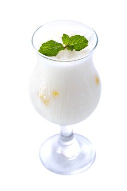 Hint lassi bir bardak