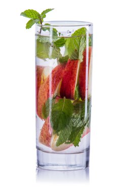 elma ve nane su karışımı infüzyon