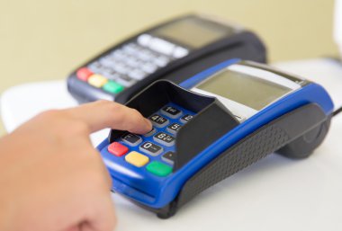 Edc (elektronik veri yakalama) makine el üstünde acele şifre
