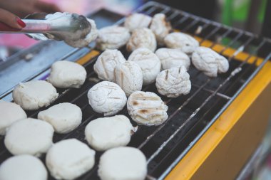Asya tarzı balık köftesi sumatra Endonezya, ızgara pempek