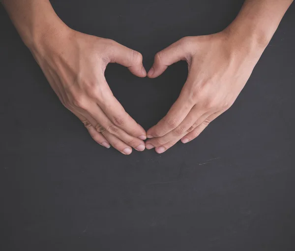 心臓の形、手のしぐさ — ストック写真