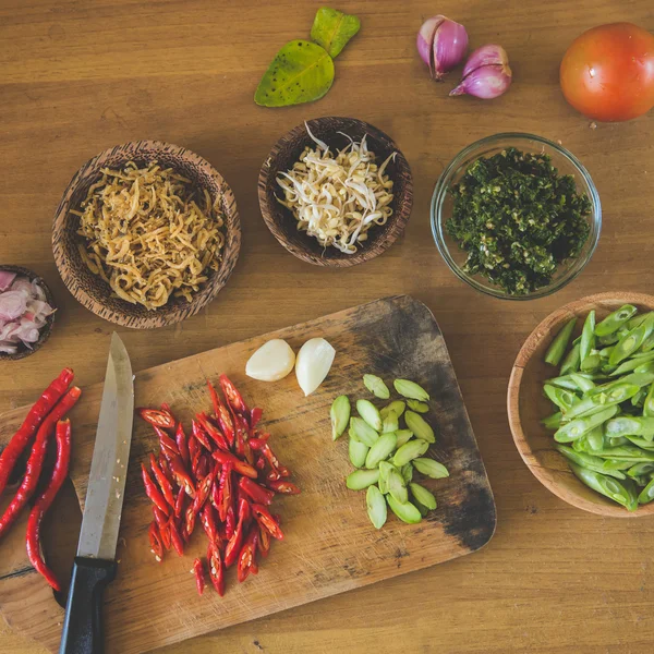 Ingredientes, preparando-se para cozinhar legumes fritos — Fotografia de Stock