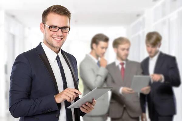 Grupp av affärsman med hjälp av TabletPC — Stockfoto