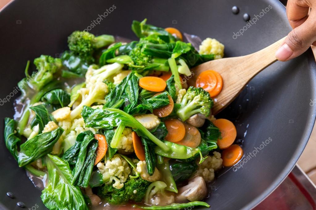 Cocina vegetariana saludable comida china capcay la gente — Fotos de