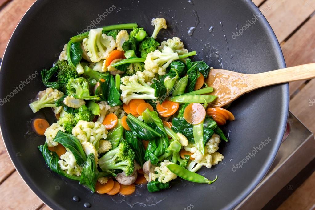 Cooked vegetables into chinese food capcay — Stock Photo © odua 90931326