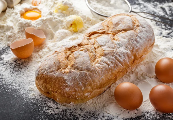 Rustikale hausgemachte Bäckerei mit Zutaten — Stockfoto