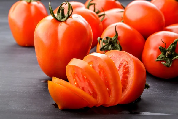 Kırmızı domates bahçeden taze — Stok fotoğraf