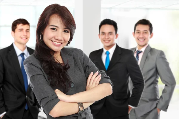 Grupo de jóvenes empresarios asiáticos — Foto de Stock