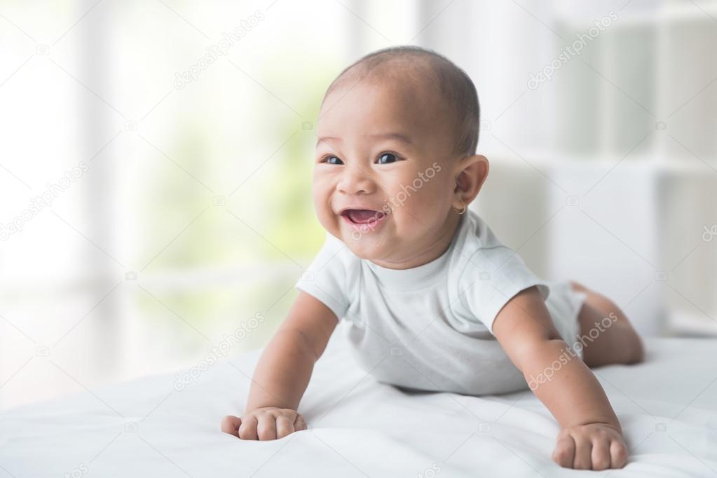Bebe Heureux Pendant Le Temps Du Ventre Image Libre De Droit Par Odua C Bebe Heureux Pendant Le Temps Du Ventre Image Libre De Droit Par Odua C