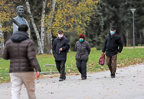 Senior People Face Masks Protection Coronavirus Walking Park Sofia Bulgaria — Stockfoto