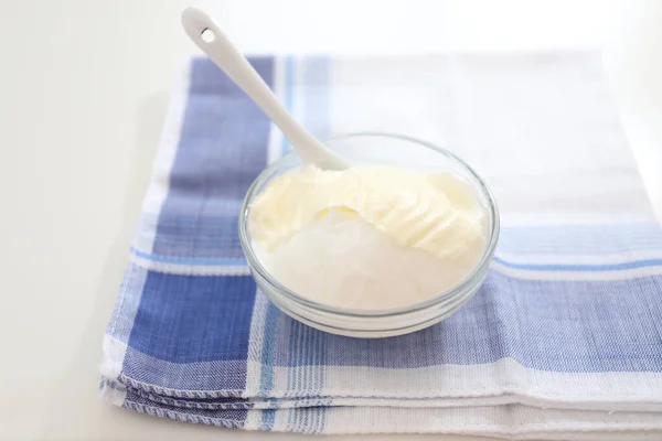 Jogurt Naturalny Lub Jogurt Śmietaną — Zdjęcie stockowe