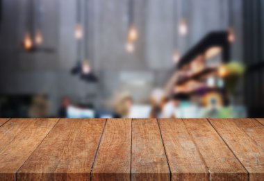 Perspektif masa üstü arka plan bulanık ile ahşap