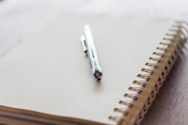 yukarı spiral defter ve kalem