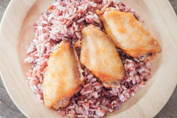 Grilled chicken wings with multi grains berry rice — Stock Photo, Image