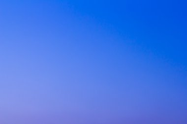 Gökyüzü gün batımından önce.